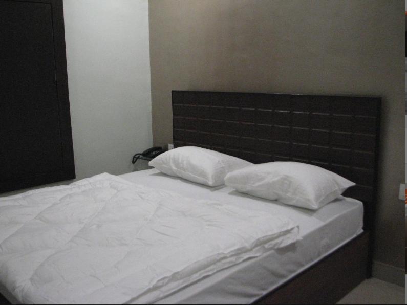 Hotel Confirm Inn Kota Kota  Extérieur photo